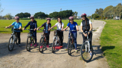 السوابع في مدرسة أجيال الثانويّة تختم المشروع الرياضي ركوب الدراجات الهوائية